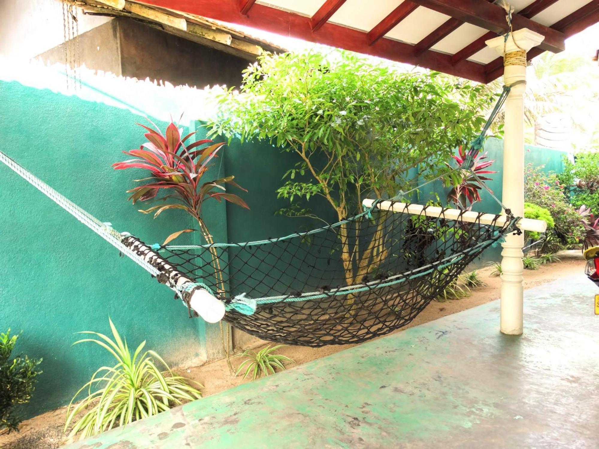 Private Beach House In Mirissa Luaran gambar